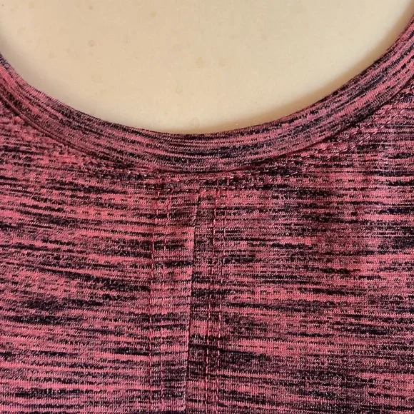 Brand new Zyia Active pink infinity tank - Picture 3 of 15